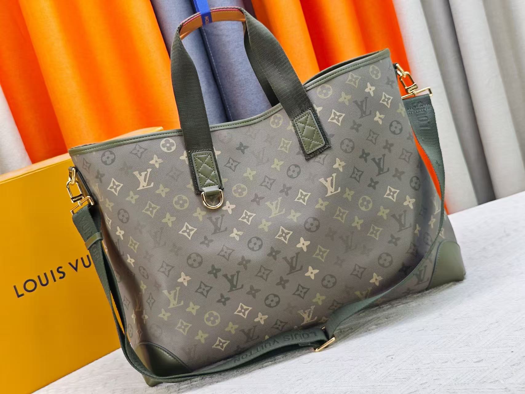 L Green Tote 55x35x19cm #29269 - Image 1