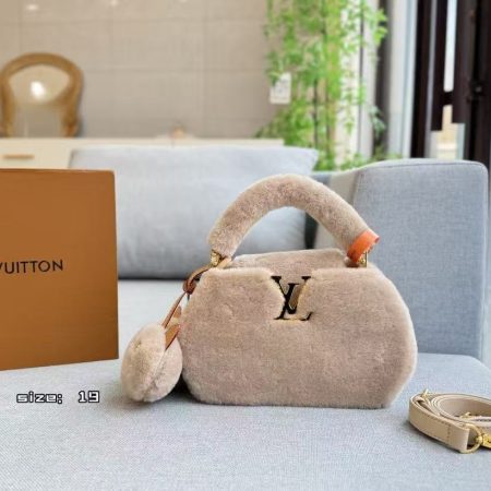 L Capusnow Handbag 19CM#436573 - Image 2