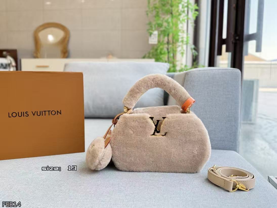 L Capusnow Handbag 19CM#436573 - Image 2